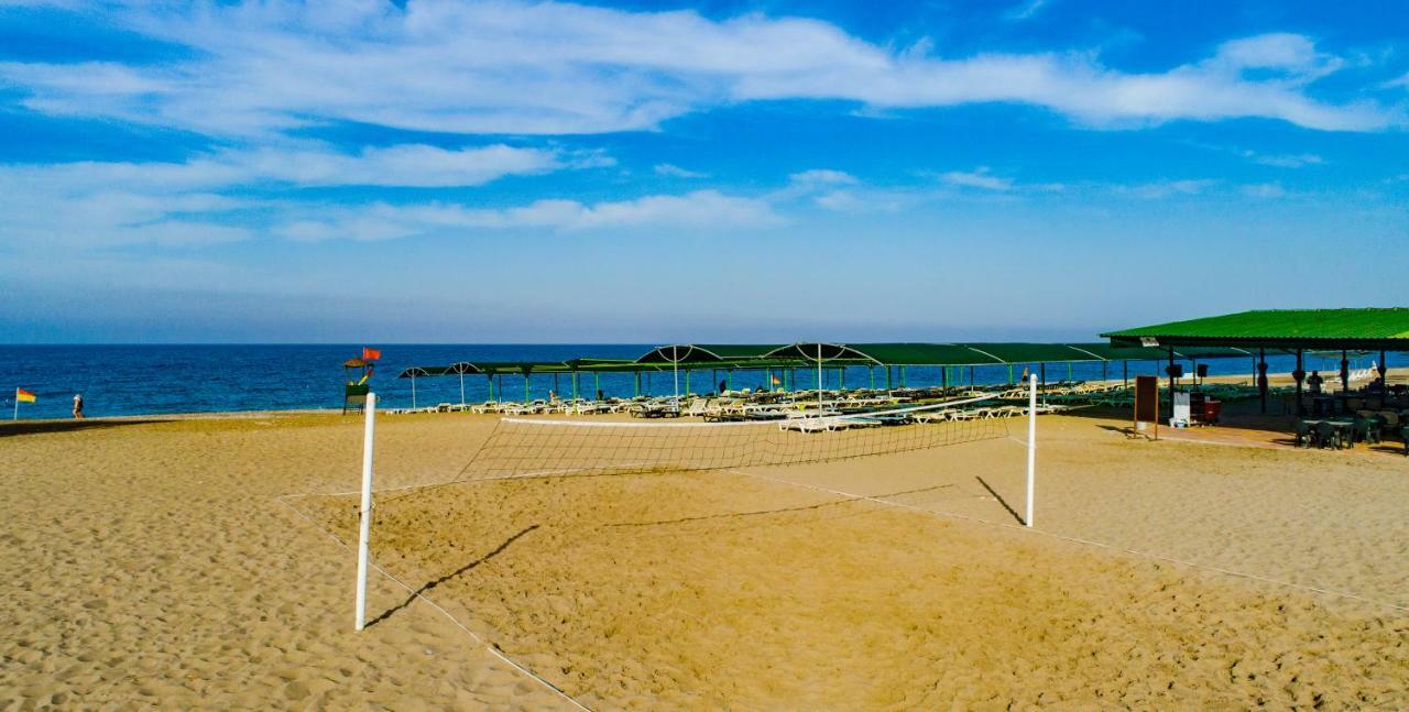 Throne Beach Resort & Spa Side Exterior foto
