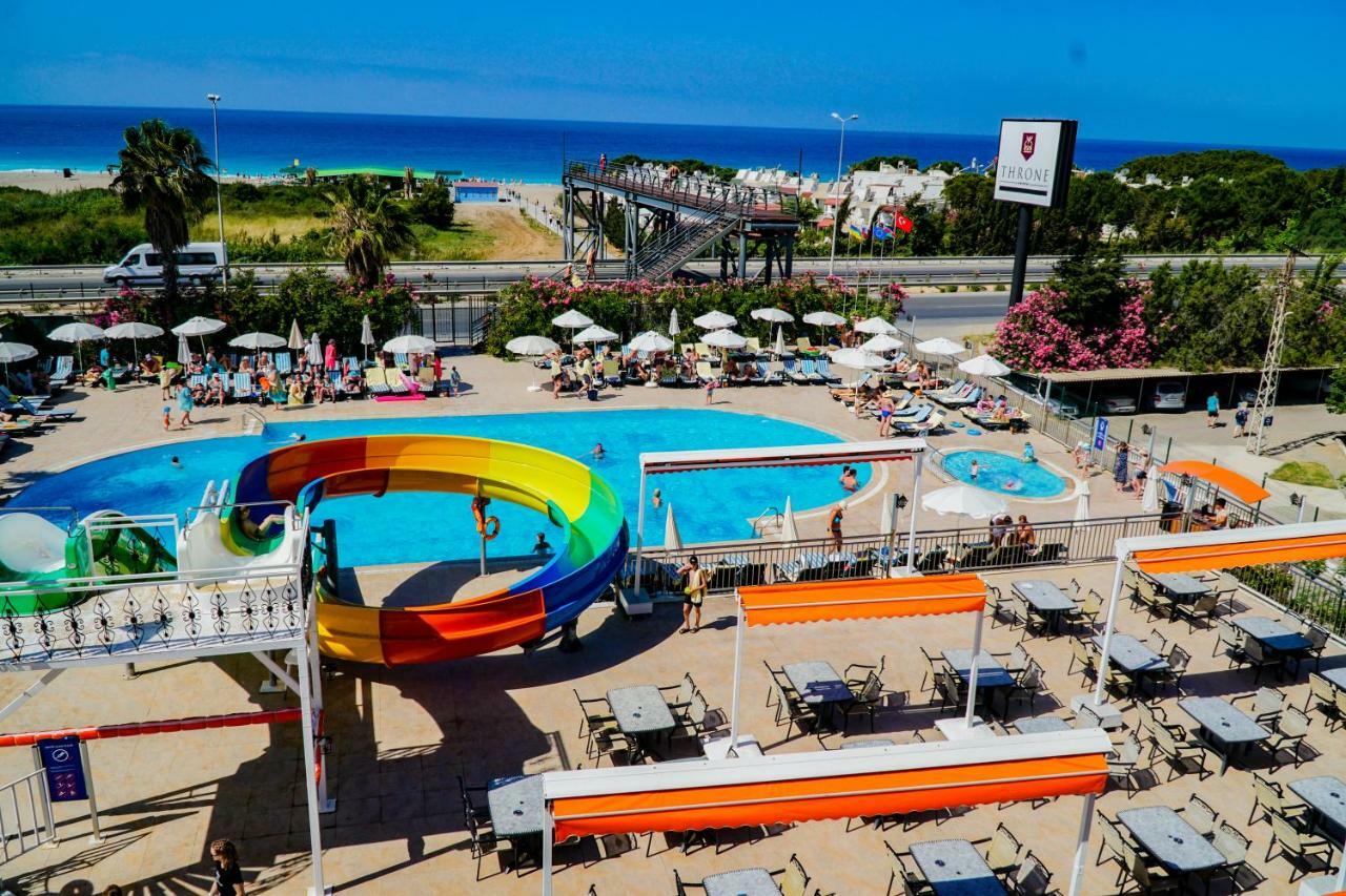 Throne Beach Resort & Spa Side Exterior foto